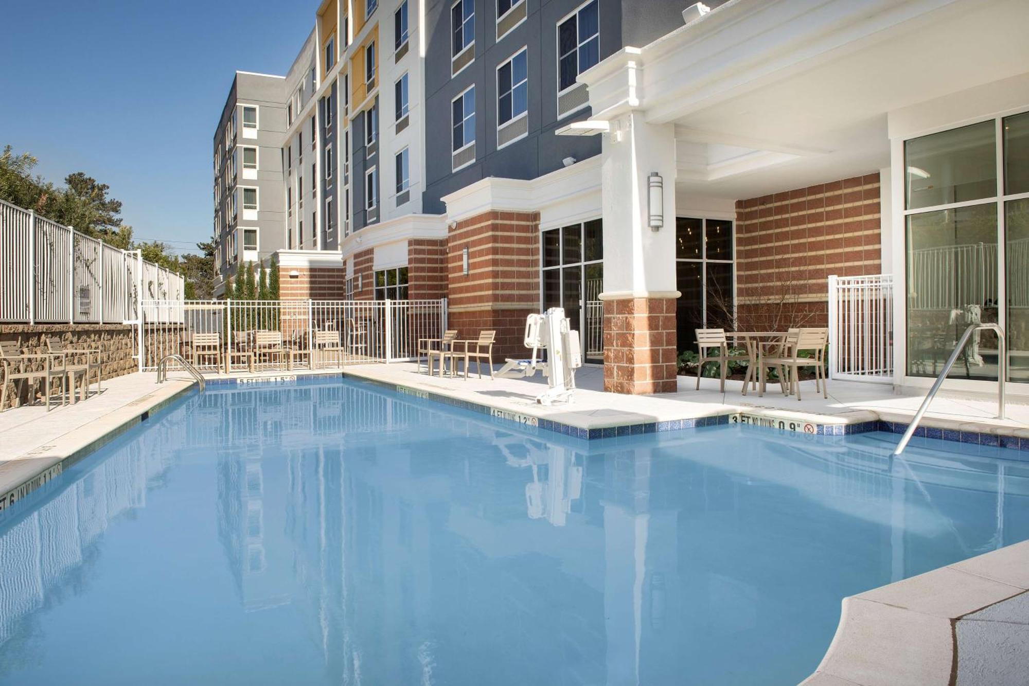 Hilton Garden Inn Columbia Airport, Sc Exterior photo